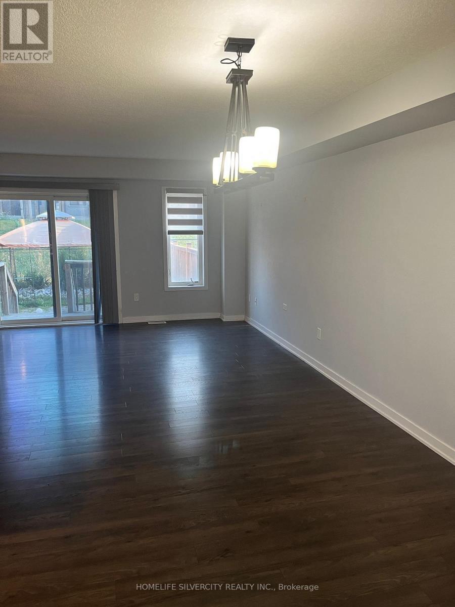 98 Crafter Crescent, Hamilton, ON - Indoor Photo Showing Other Room