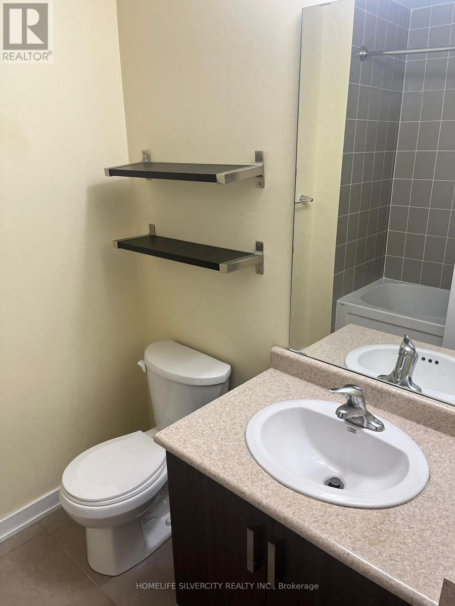 98 Crafter Crescent, Hamilton, ON - Indoor Photo Showing Bathroom