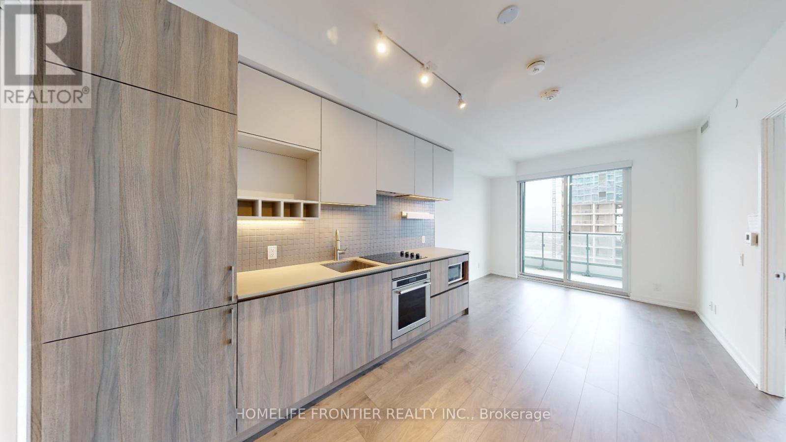 5005 - 950 Portage Parkway, Vaughan, ON - Indoor Photo Showing Kitchen