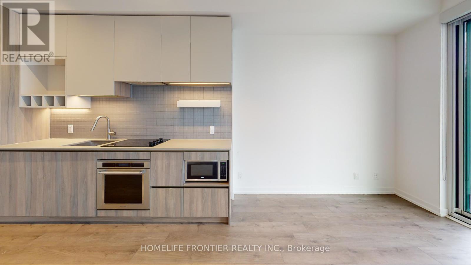 5005 - 950 Portage Parkway, Vaughan, ON - Indoor Photo Showing Kitchen With Upgraded Kitchen