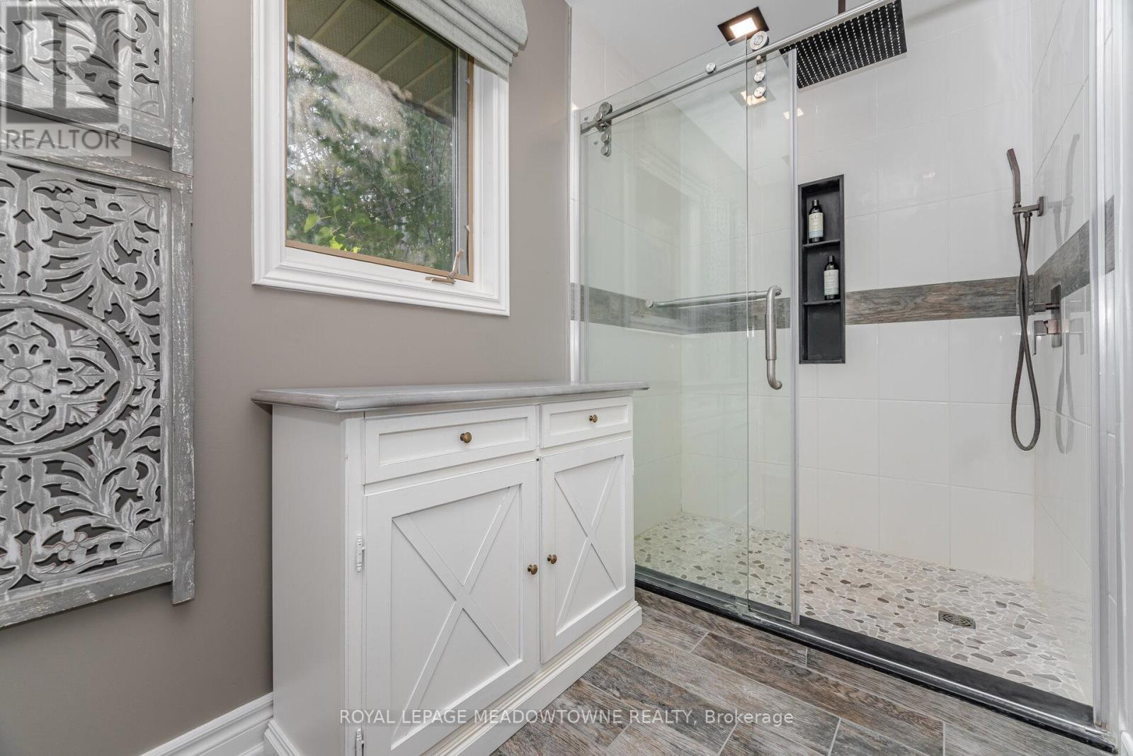 6 Hollis Crescent, East Gwillimbury, ON - Indoor Photo Showing Bathroom