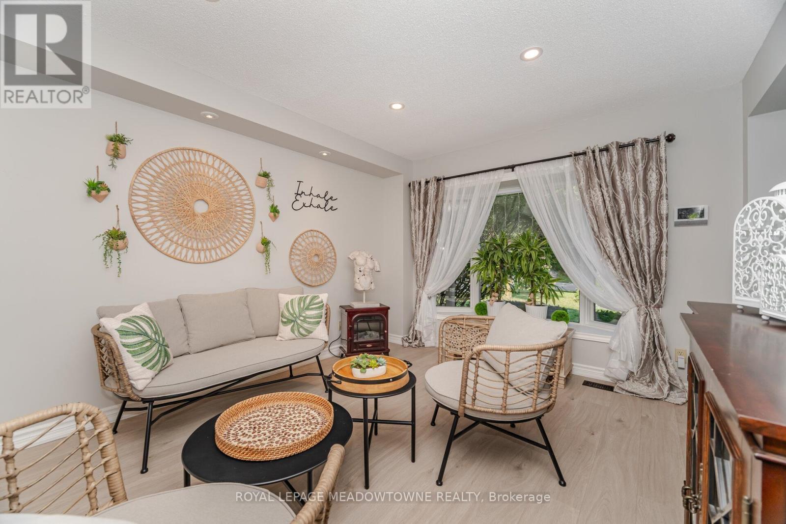 6 Hollis Crescent, East Gwillimbury, ON - Indoor