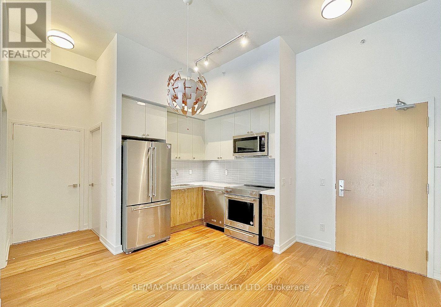 117 - 621 Sheppard Avenue E, Toronto, ON - Indoor Photo Showing Kitchen With Stainless Steel Kitchen