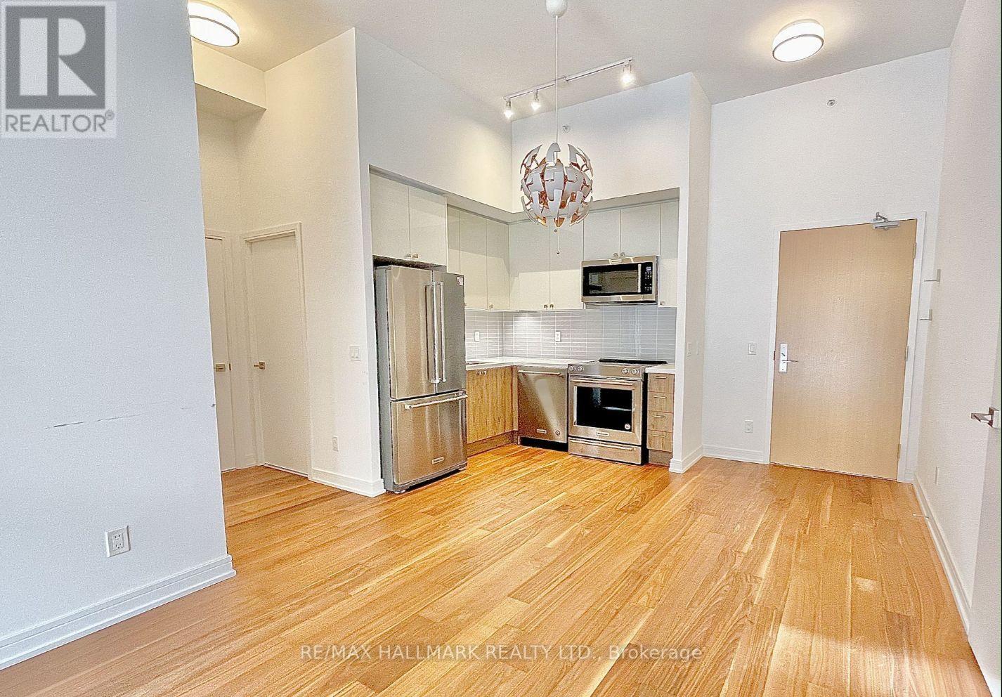 117 - 621 Sheppard Avenue E, Toronto, ON - Indoor Photo Showing Kitchen With Stainless Steel Kitchen