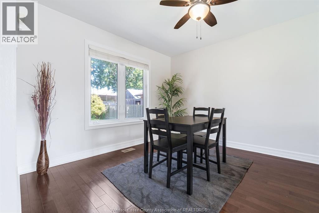 28 Carter Avenue, Leamington, ON - Indoor Photo Showing Dining Room