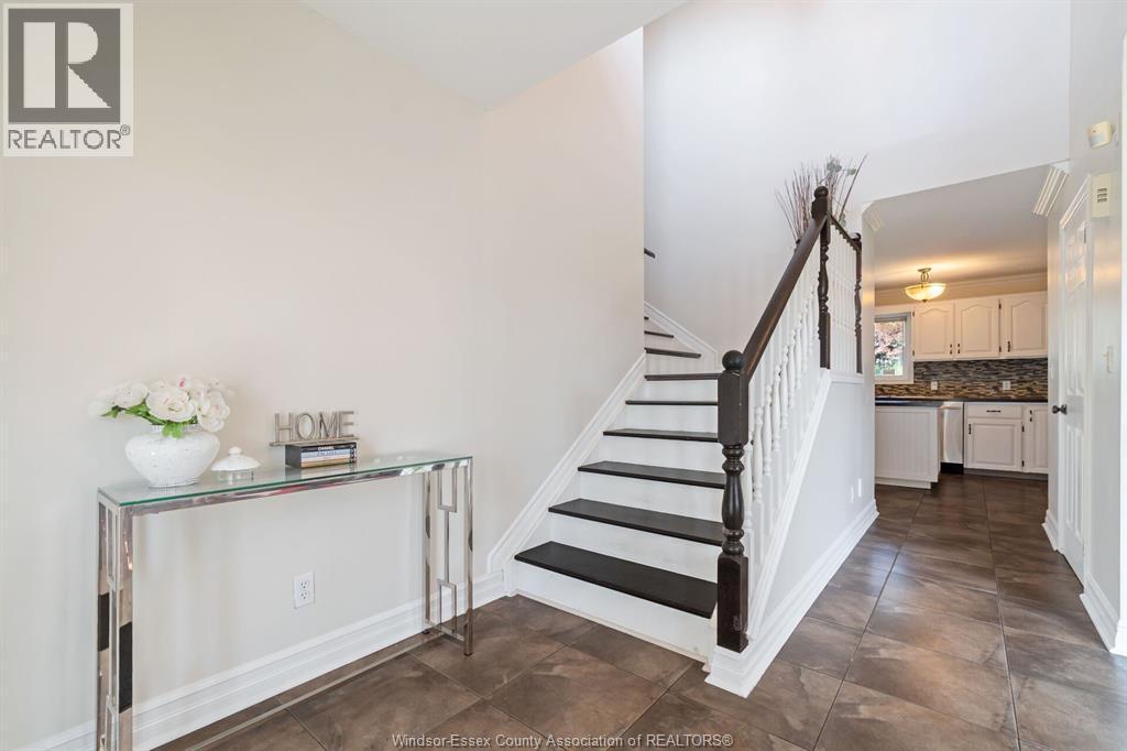 28 Carter Avenue, Leamington, ON - Indoor Photo Showing Other Room