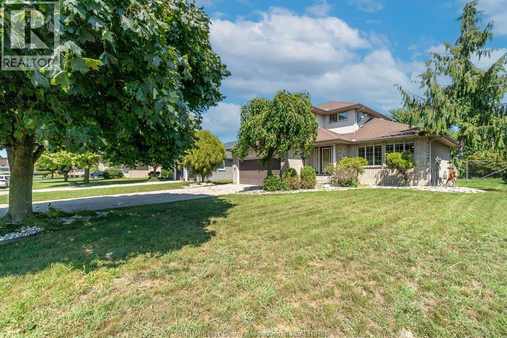 28 Carter Avenue, Leamington, ON - Outdoor With Deck Patio Veranda