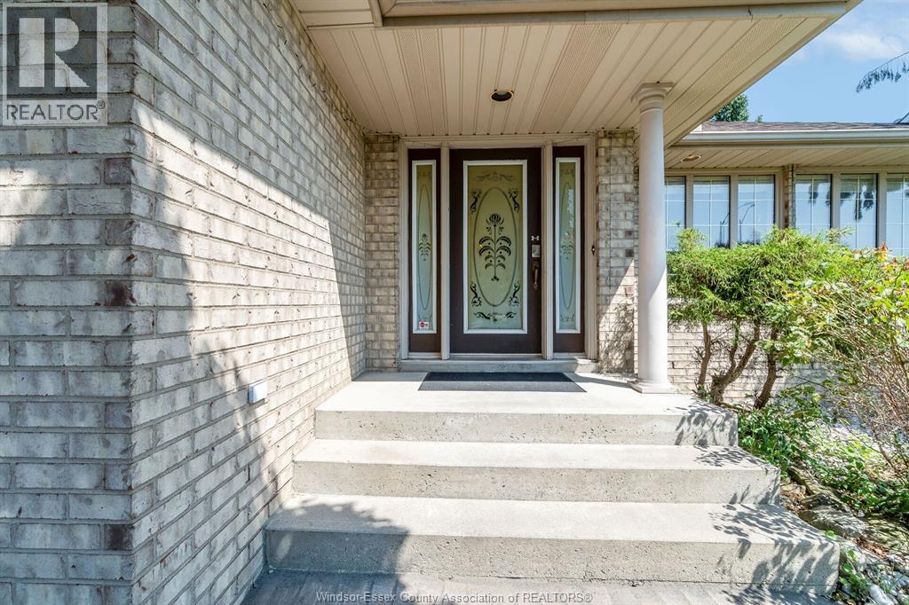 28 Carter Avenue, Leamington, ON - Outdoor With Deck Patio Veranda