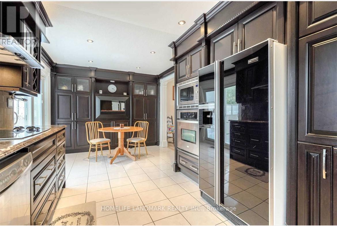 259 Harold Avenue, Whitchurch-Stouffville, ON - Indoor Photo Showing Kitchen