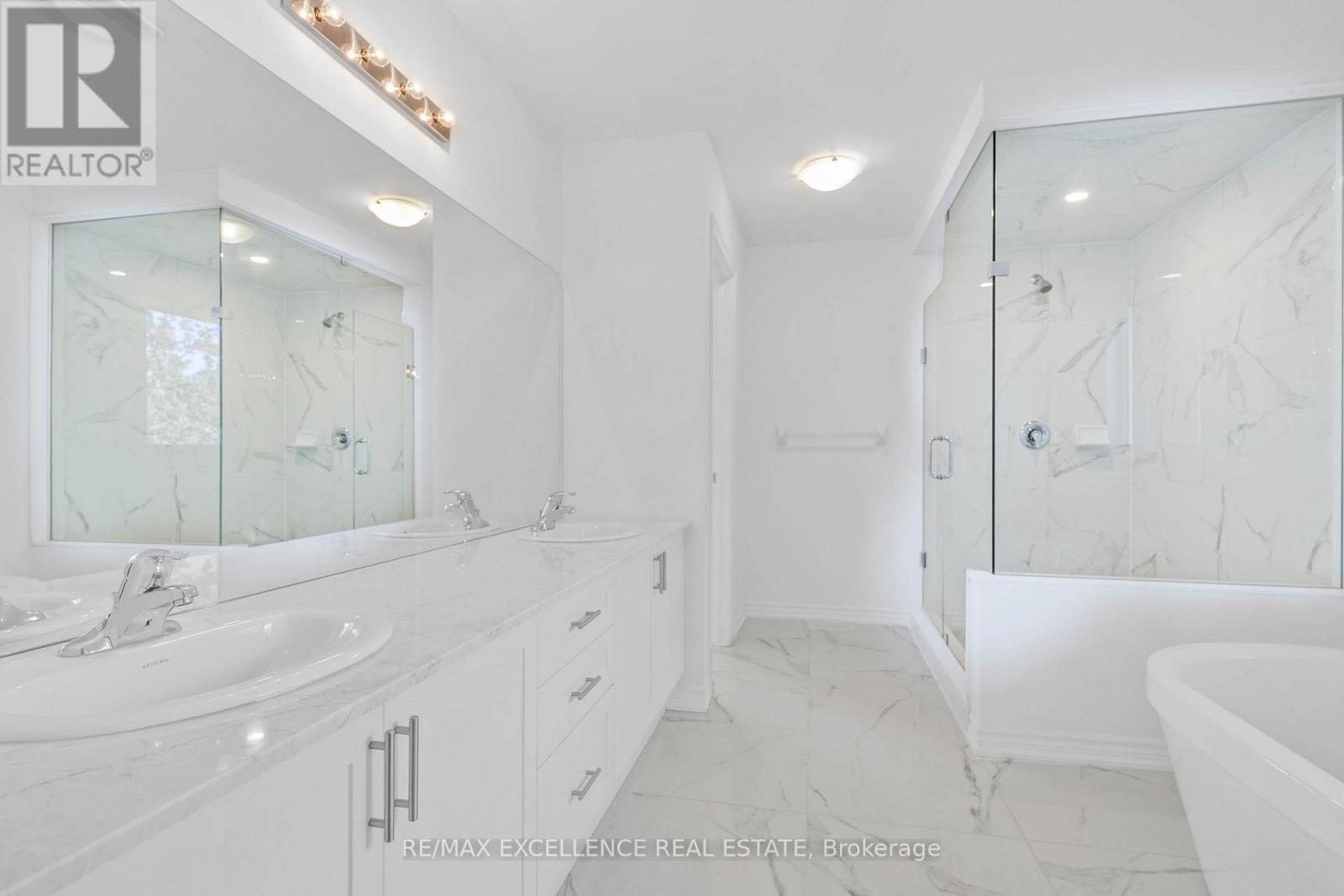 91 Berkely Street, Wasaga Beach, ON - Indoor Photo Showing Bathroom
