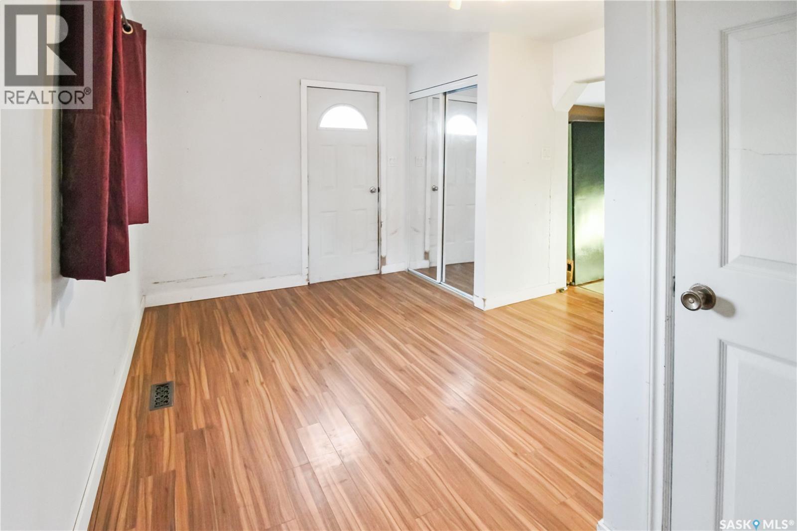 365 3Rd Avenue Ne, Swift Current, SK - Indoor Photo Showing Other Room