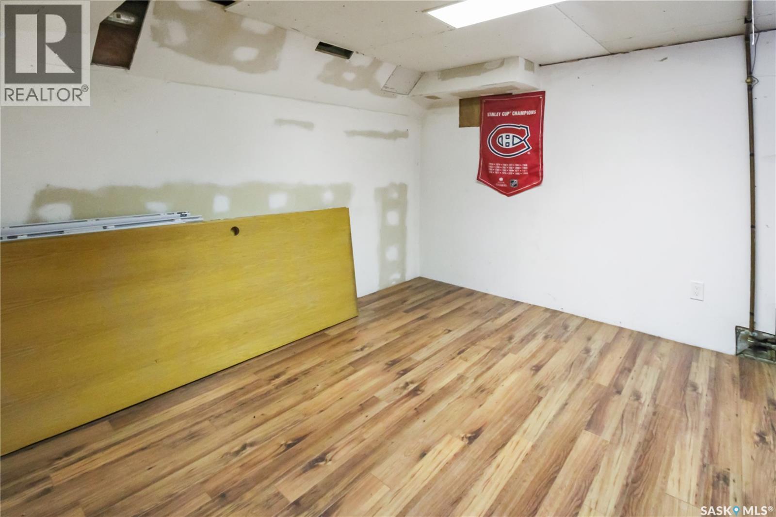 365 3Rd Avenue Ne, Swift Current, SK - Indoor Photo Showing Other Room