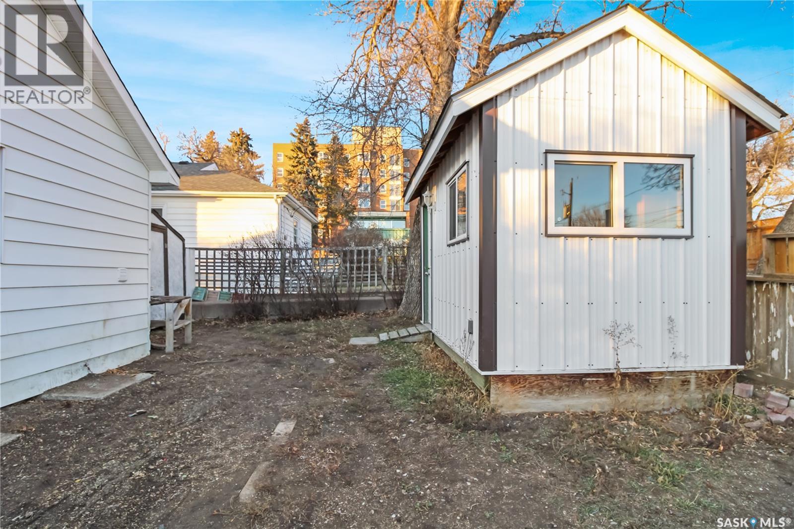 365 3Rd Avenue Ne, Swift Current, SK - Outdoor With Deck Patio Veranda With Exterior