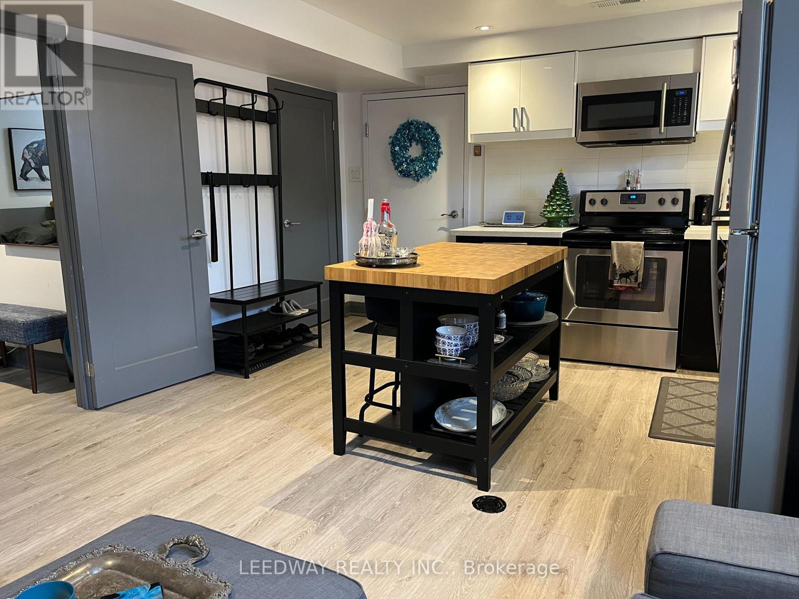 1 - 2247 Haltyre Court, Mississauga, ON - Indoor Photo Showing Kitchen With Stainless Steel Kitchen