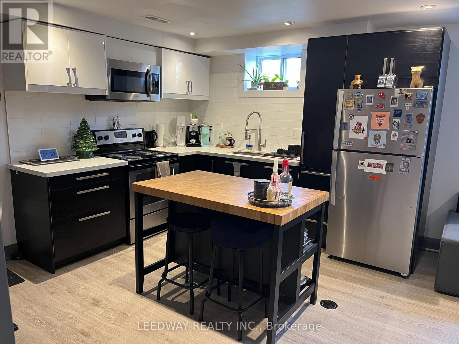 1 - 2247 Haltyre Court, Mississauga, ON - Indoor Photo Showing Kitchen With Stainless Steel Kitchen With Upgraded Kitchen