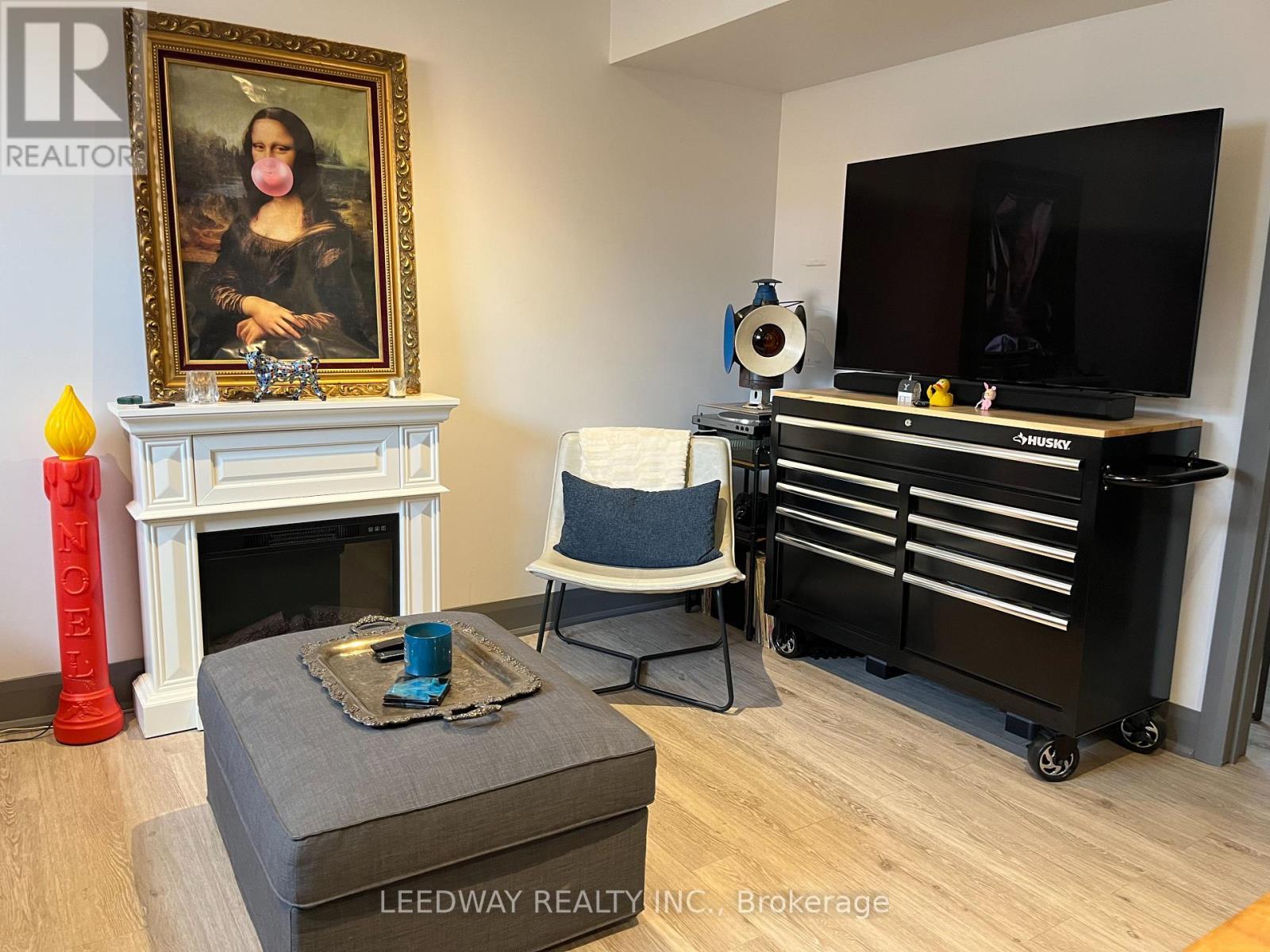 1 - 2247 Haltyre Court, Mississauga, ON - Indoor With Fireplace