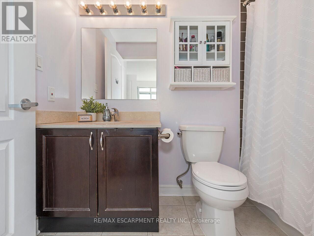 401 - 3865 Lake Shore Boulevard W, Toronto, ON - Indoor Photo Showing Bathroom