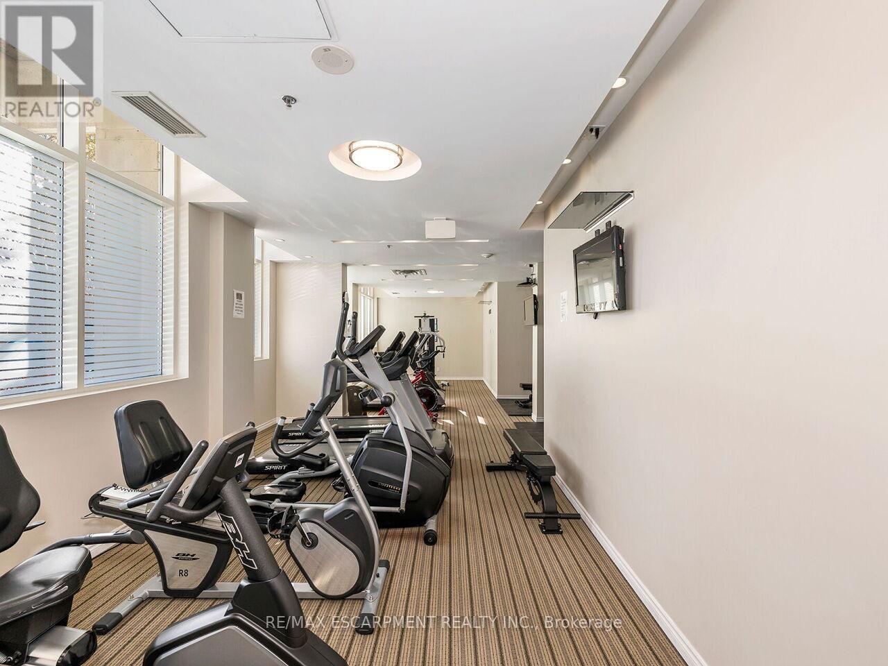 401 - 3865 Lake Shore Boulevard W, Toronto, ON - Indoor Photo Showing Gym Room