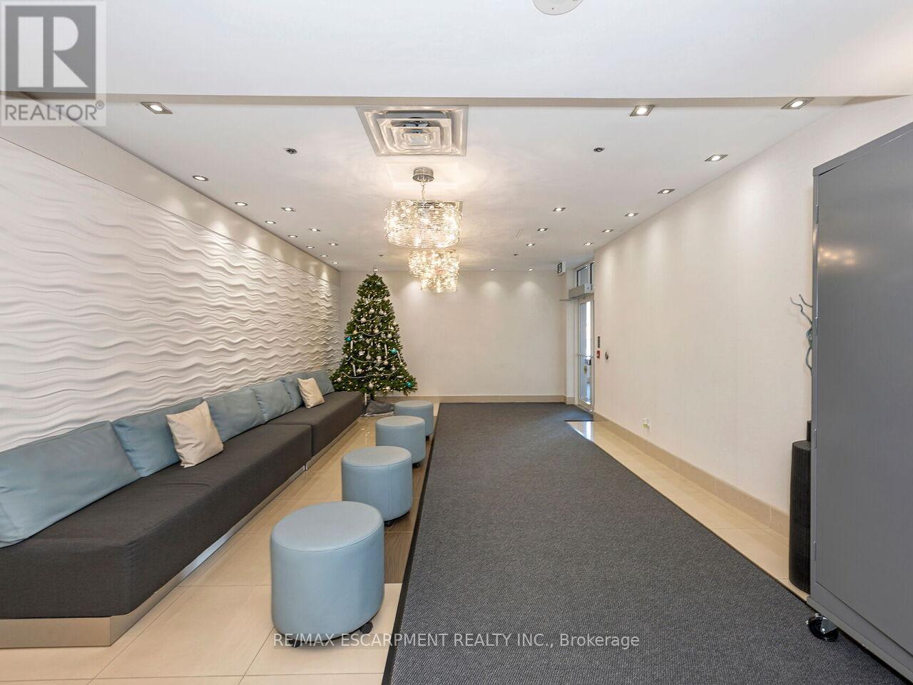 401 - 3865 Lake Shore Boulevard W, Toronto, ON - Indoor Photo Showing Other Room