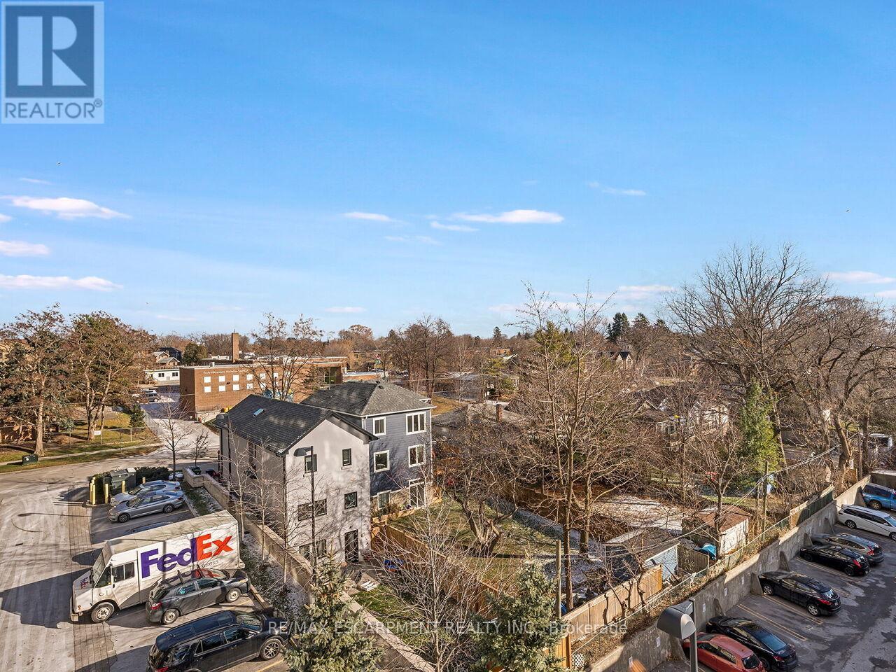 401 - 3865 Lake Shore Boulevard W, Toronto, ON - Outdoor With View