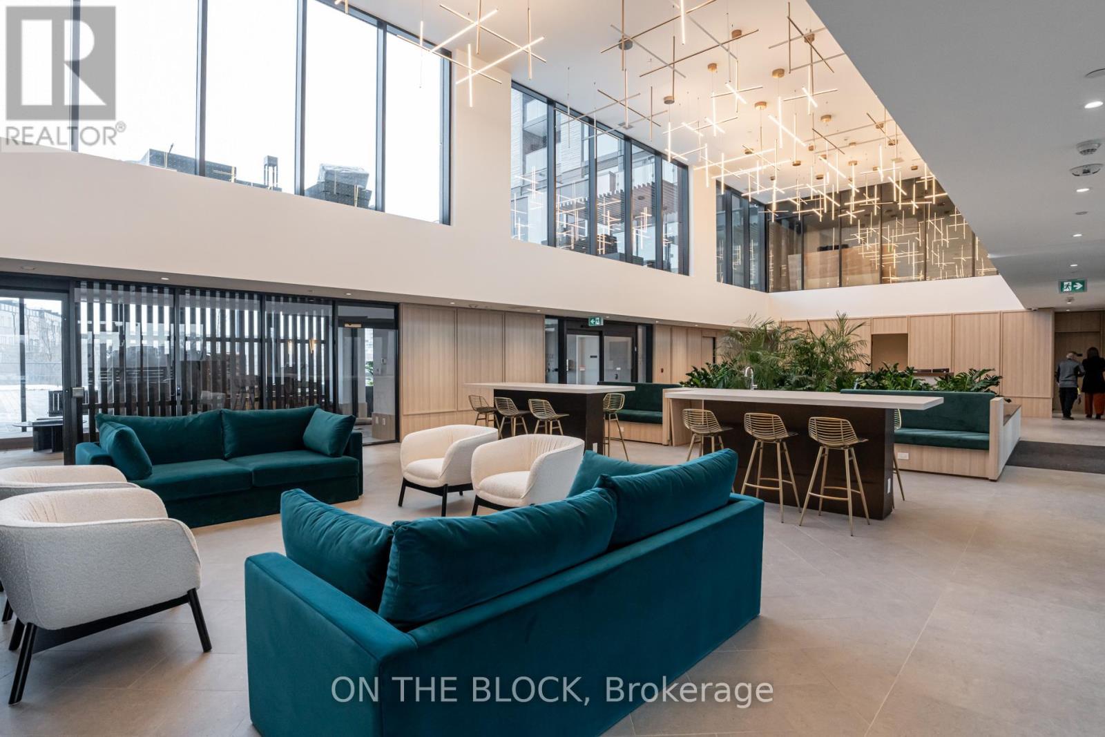 507 - 3071 Trafalgar Road, Oakville, ON - Indoor