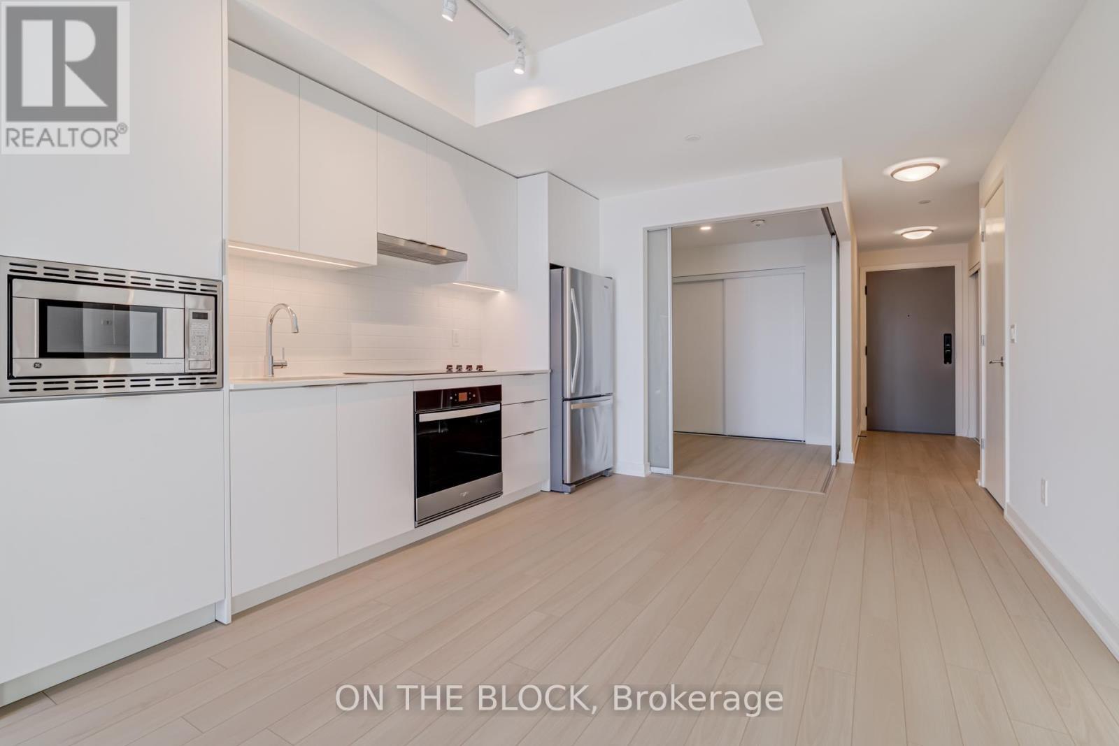 507 - 3071 Trafalgar Road, Oakville, ON - Indoor Photo Showing Kitchen