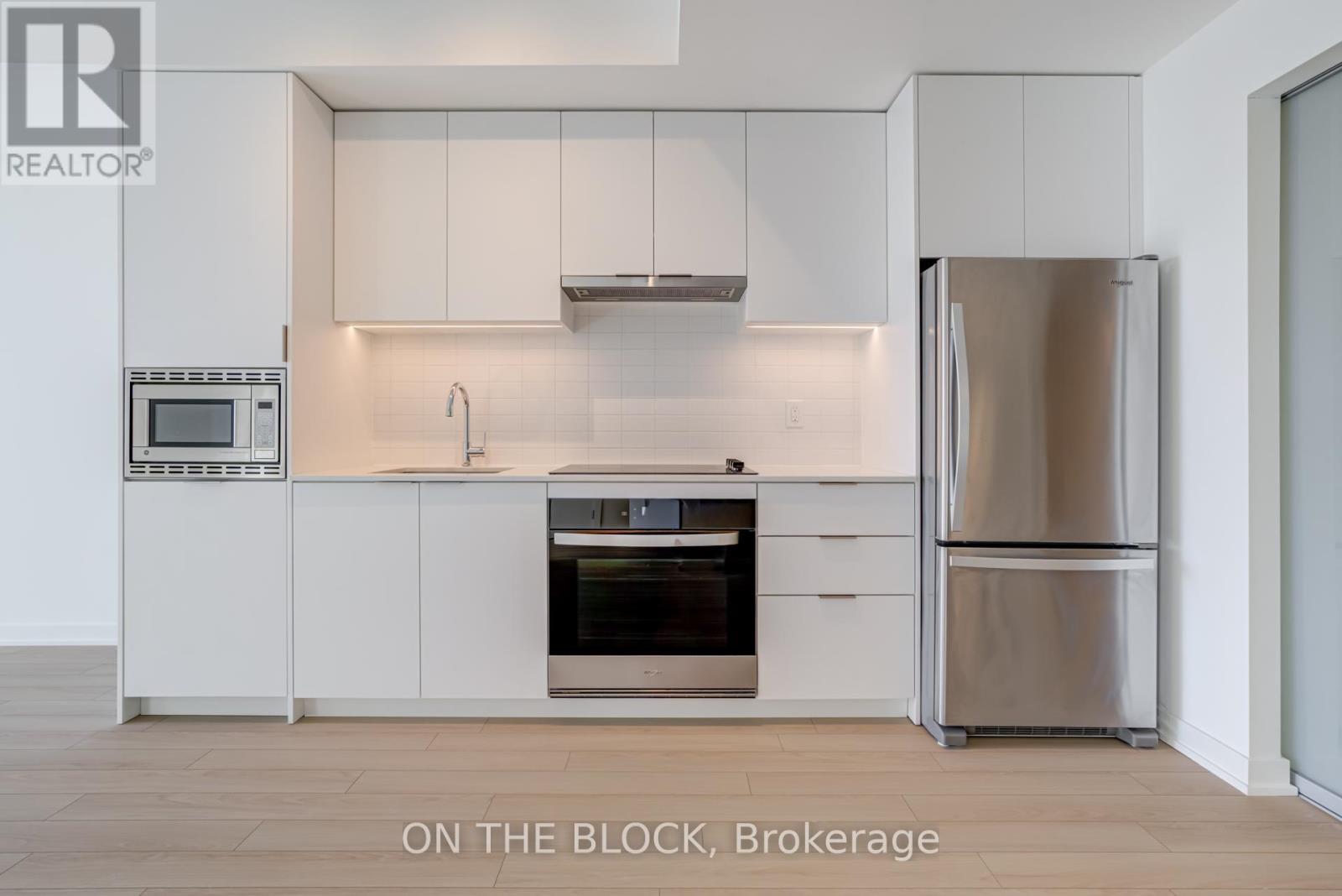 507 - 3071 Trafalgar Road, Oakville, ON - Indoor Photo Showing Kitchen