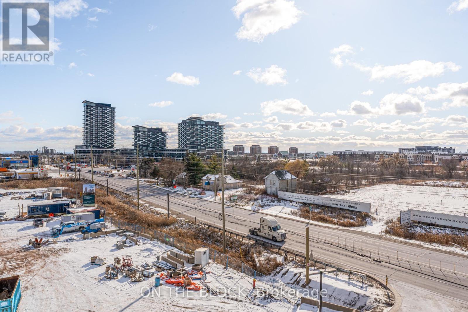 507 - 3071 Trafalgar Road, Oakville, ON - Outdoor With View