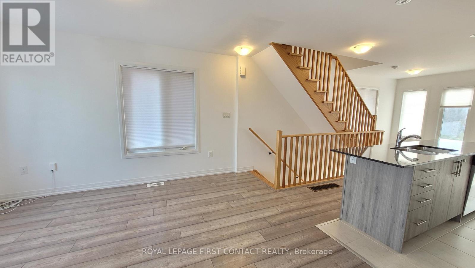 31 Fairlane Avenue, Barrie, ON - Indoor Photo Showing Other Room