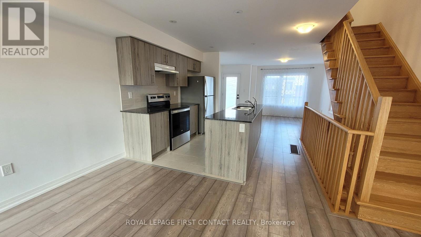 31 Fairlane Avenue, Barrie, ON - Indoor