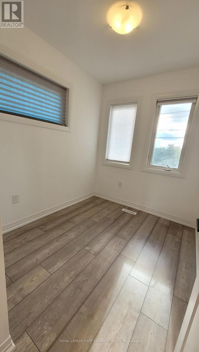 31 Fairlane Avenue, Barrie, ON - Indoor Photo Showing Other Room