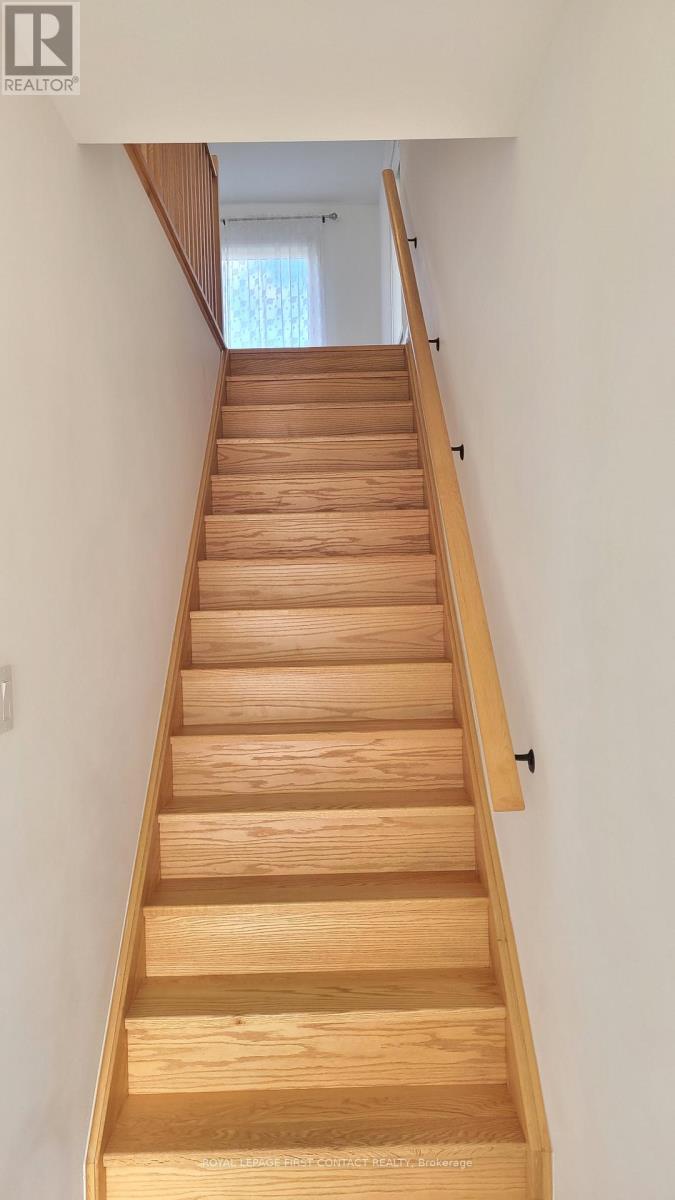 31 Fairlane Avenue, Barrie, ON - Indoor Photo Showing Other Room