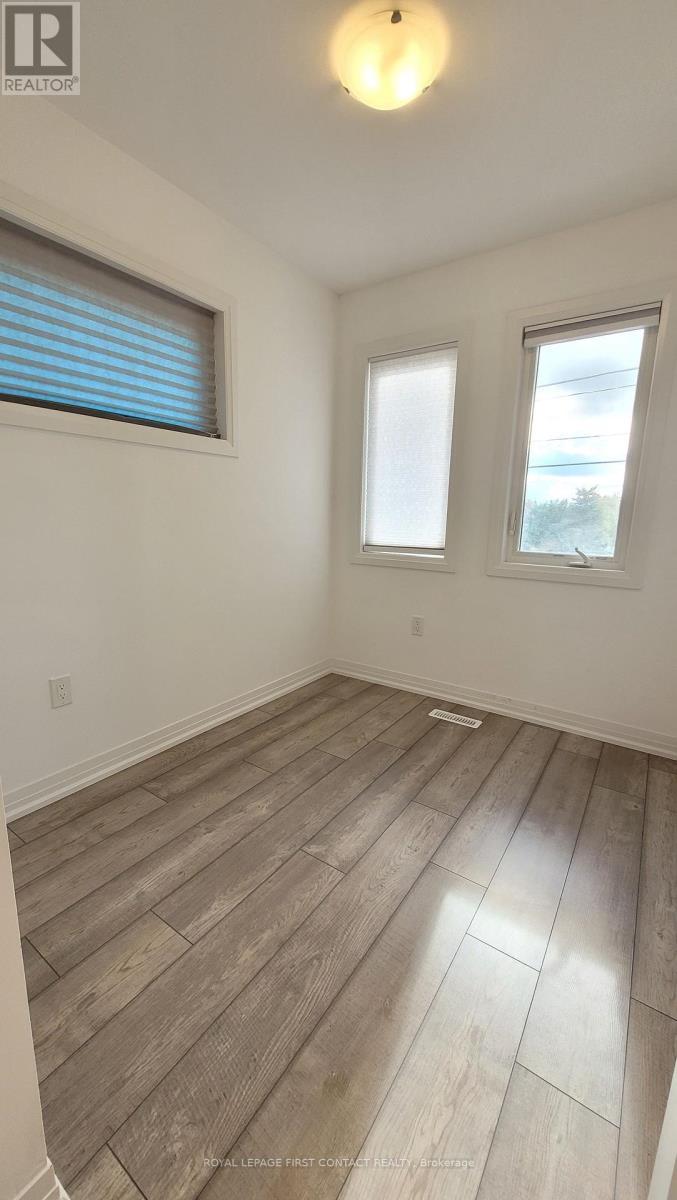 31 Fairlane Avenue, Barrie, ON - Indoor Photo Showing Other Room
