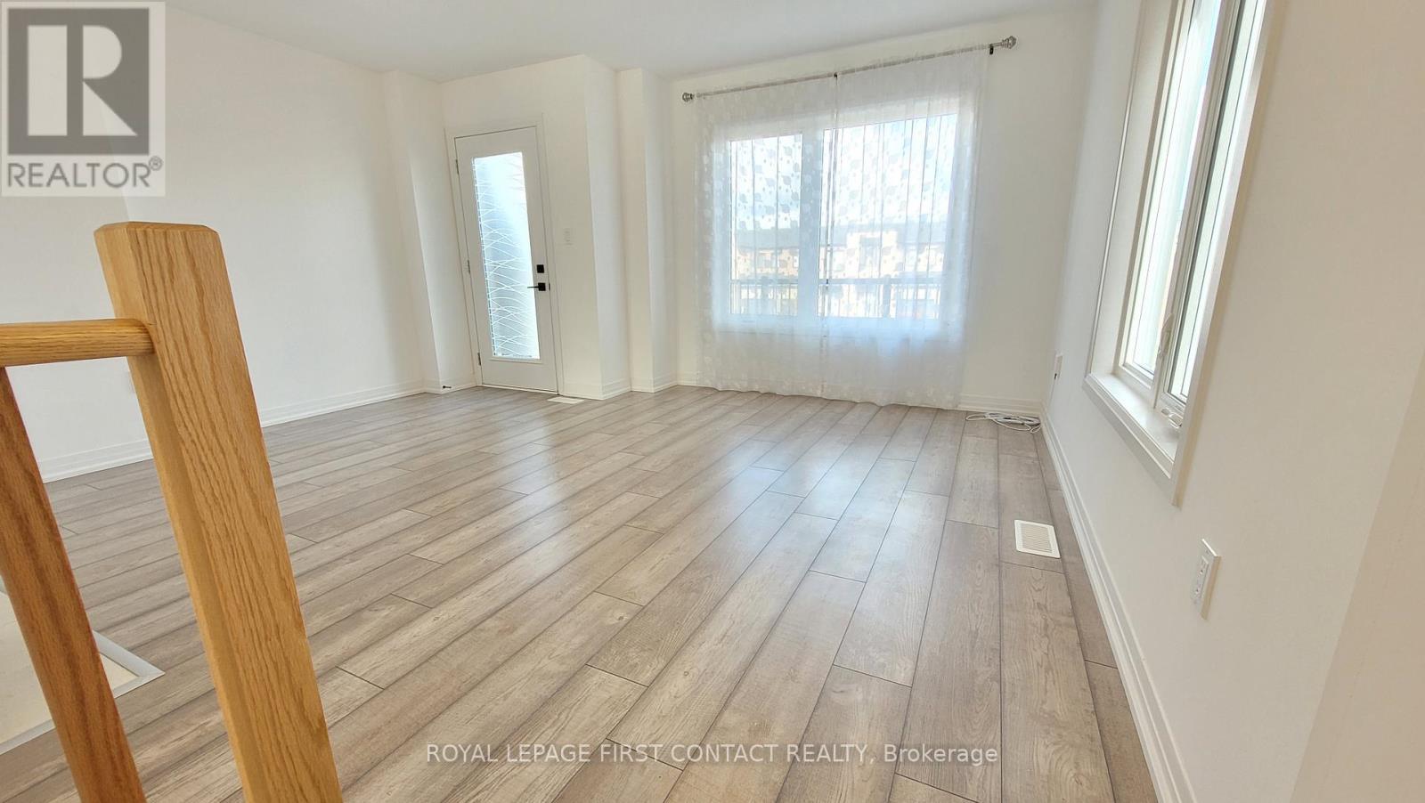 31 Fairlane Avenue, Barrie, ON - Indoor Photo Showing Other Room