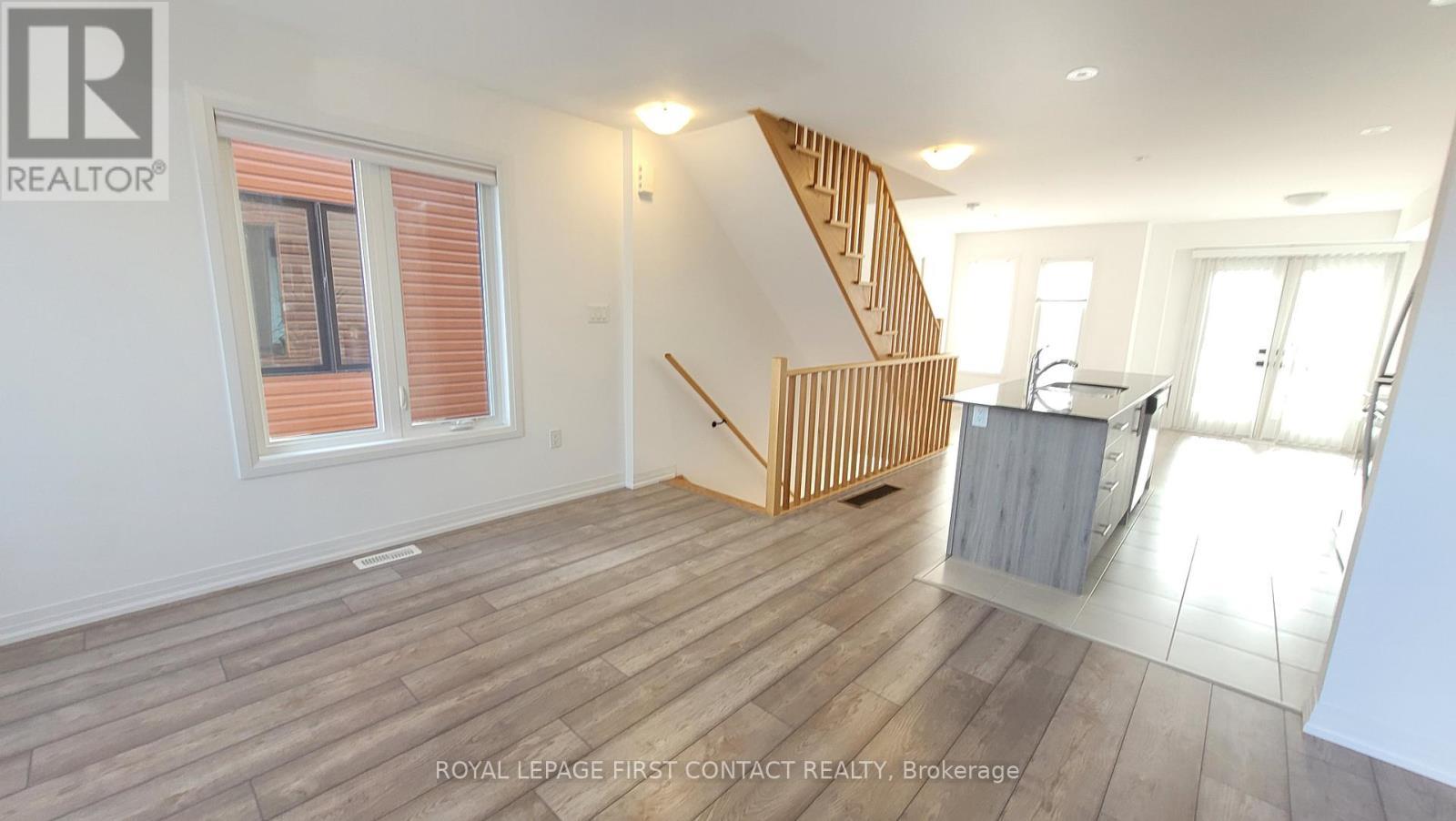 31 Fairlane Avenue, Barrie, ON - Indoor Photo Showing Other Room