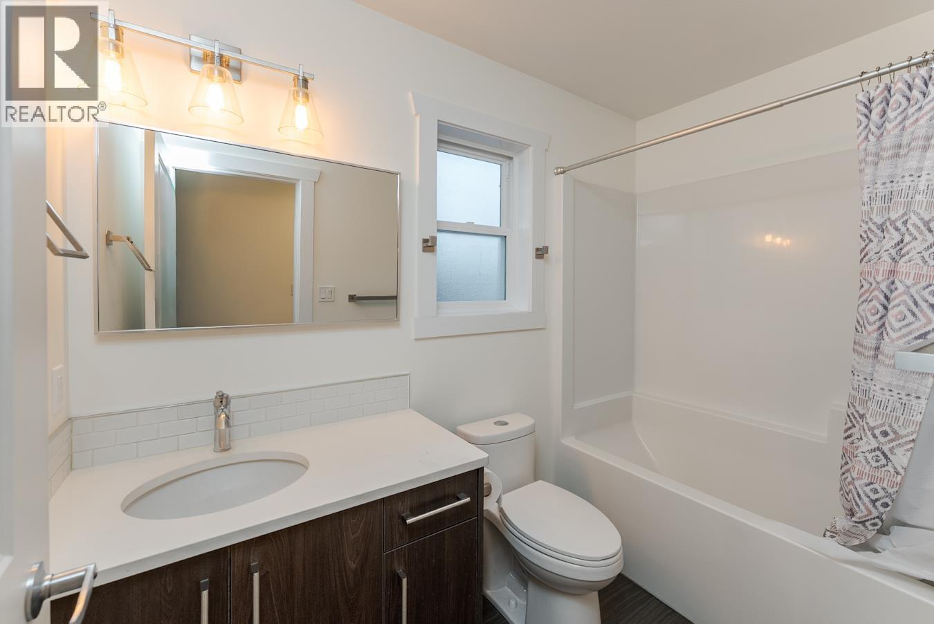 1396 Douglas Street, Prince George, BC - Indoor Photo Showing Bathroom