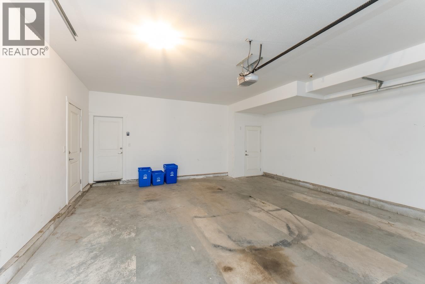 1396 Douglas Street, Prince George, BC - Indoor Photo Showing Garage