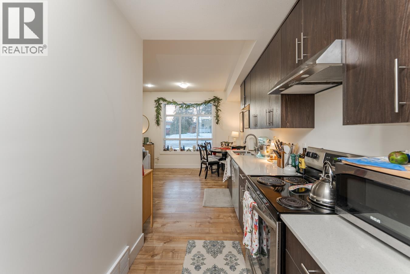 1396 Douglas Street, Prince George, BC - Indoor Photo Showing Kitchen