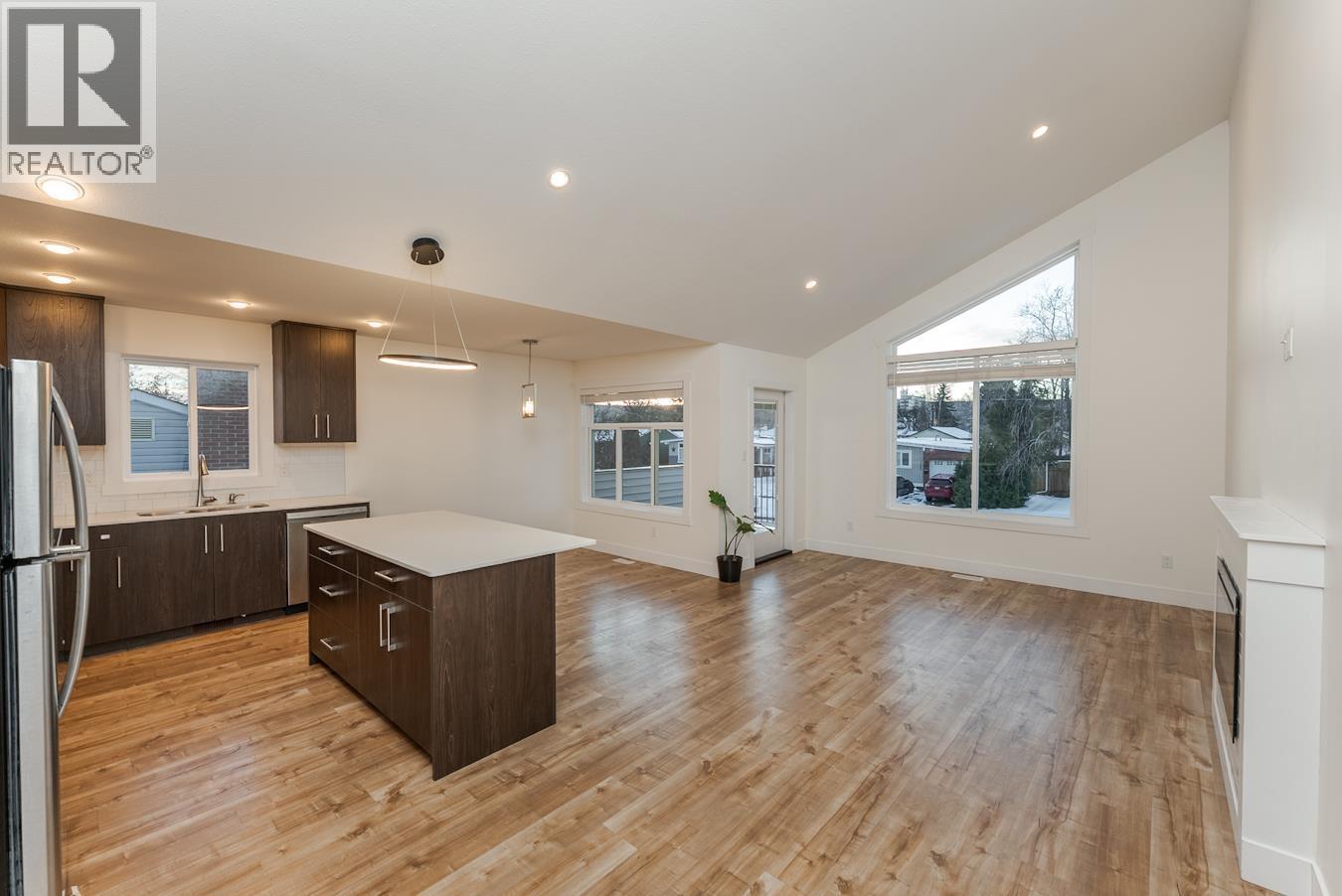 1396 Douglas Street, Prince George, BC - Indoor Photo Showing Kitchen