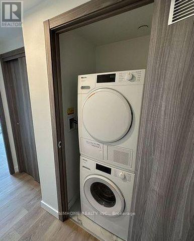 4201 - 38 Widmer Street, Toronto, ON - Indoor Photo Showing Laundry Room