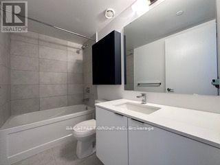 702 - 8 Tippett Road, Toronto, ON - Indoor Photo Showing Bathroom