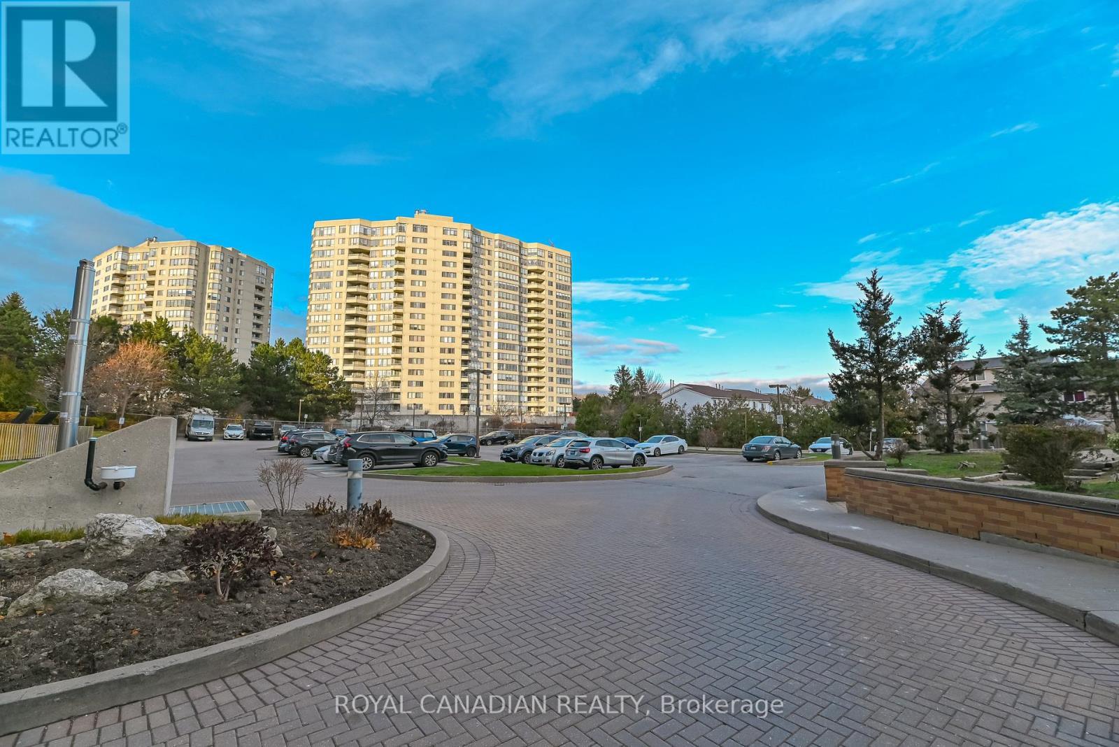 703 - 88 Alton Towers Circle, Toronto, ON - Outdoor