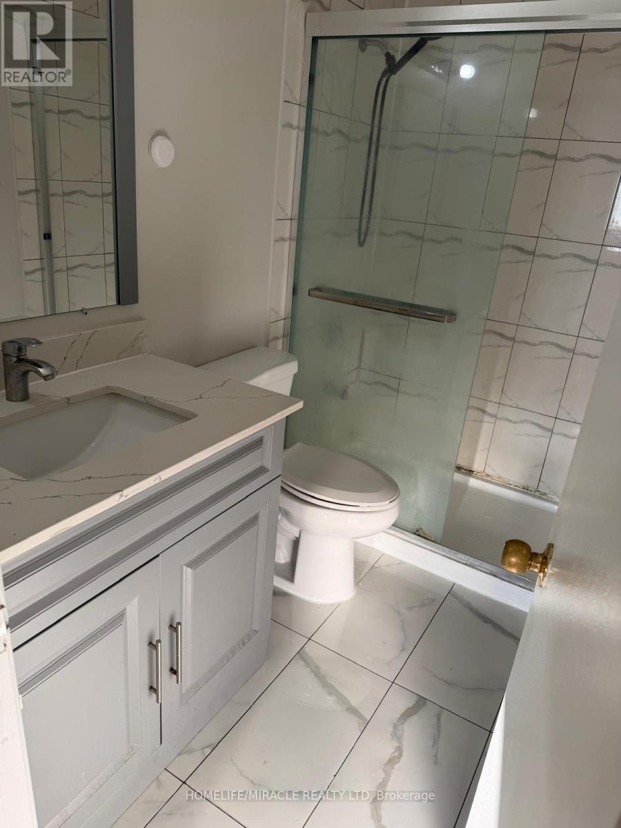 96 Carleton Place, Brampton, ON - Indoor Photo Showing Bathroom