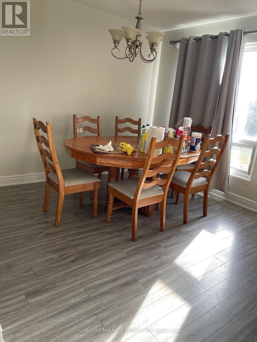 96 Carleton Place, Brampton, ON - Indoor Photo Showing Dining Room