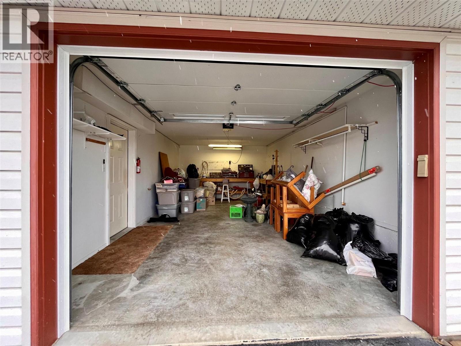 2210 Columbia Avenue Unit# 13, Castlegar, BC - Indoor Photo Showing Garage