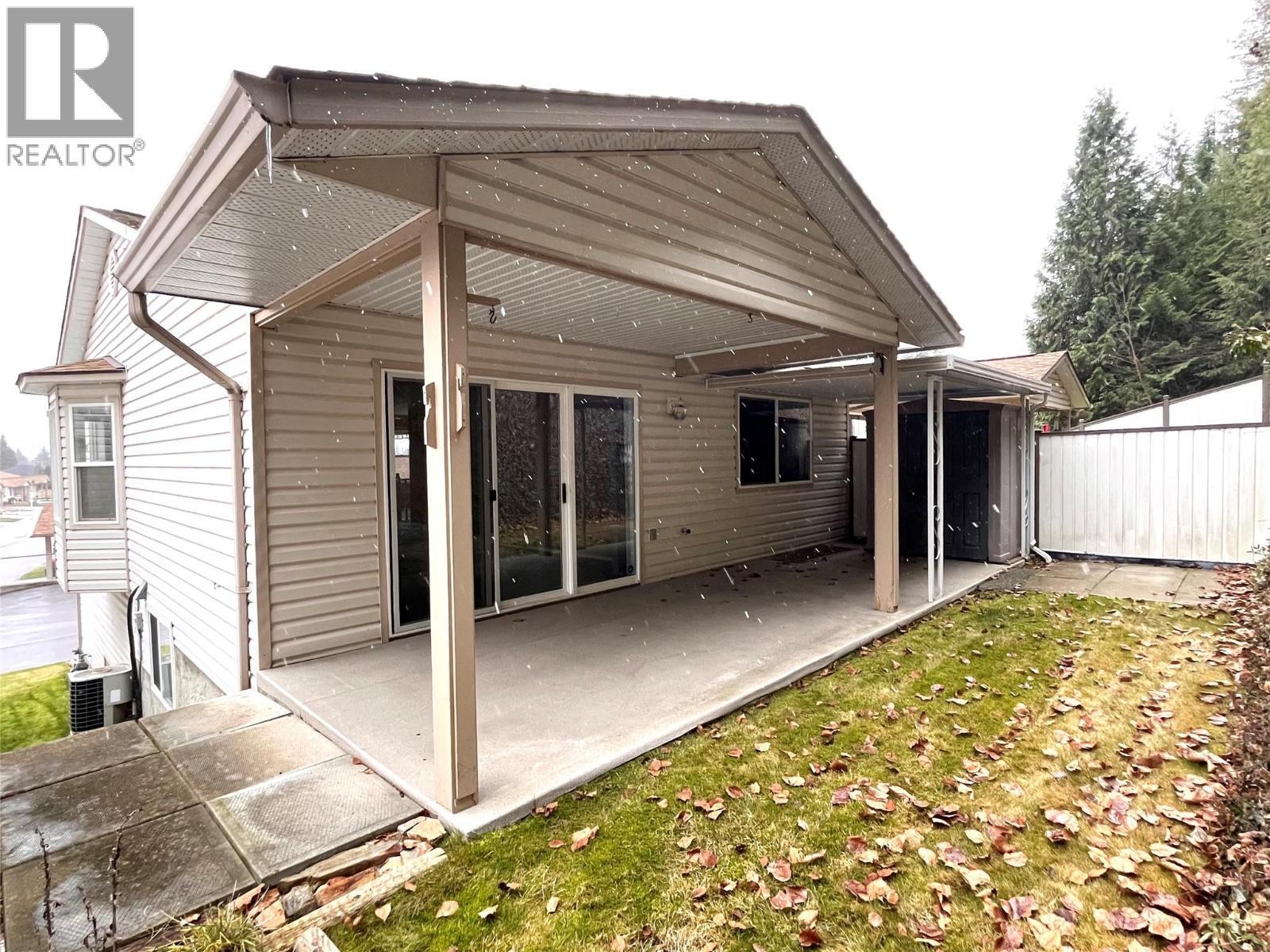 2210 Columbia Avenue Unit# 13, Castlegar, BC - Outdoor With Exterior