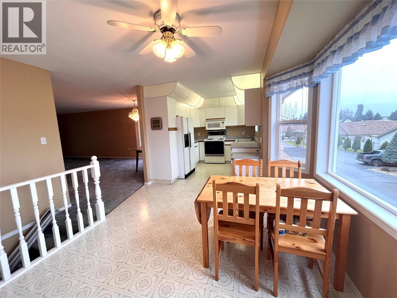 2210 Columbia Avenue Unit# 13, Castlegar, BC - Indoor Photo Showing Dining Room
