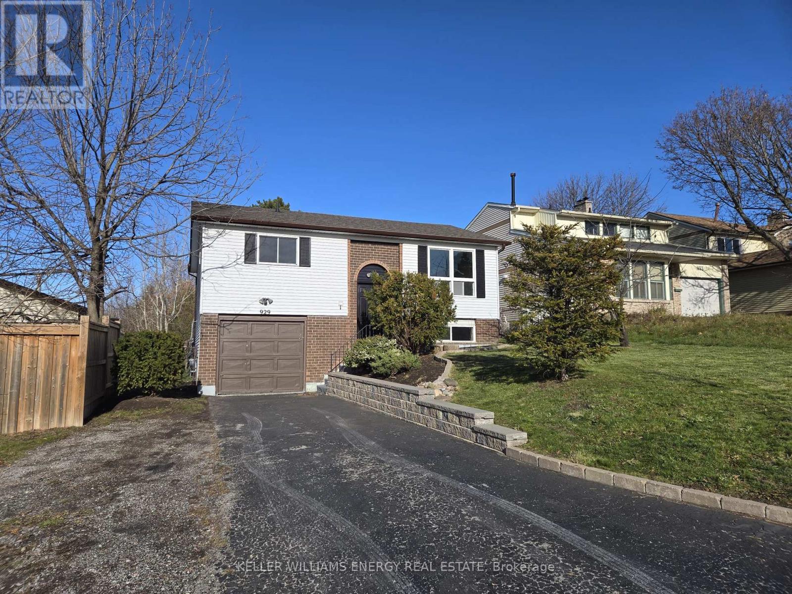 Lower - 929 Southdown Drive, Oshawa (Donevan), ON - Outdoor