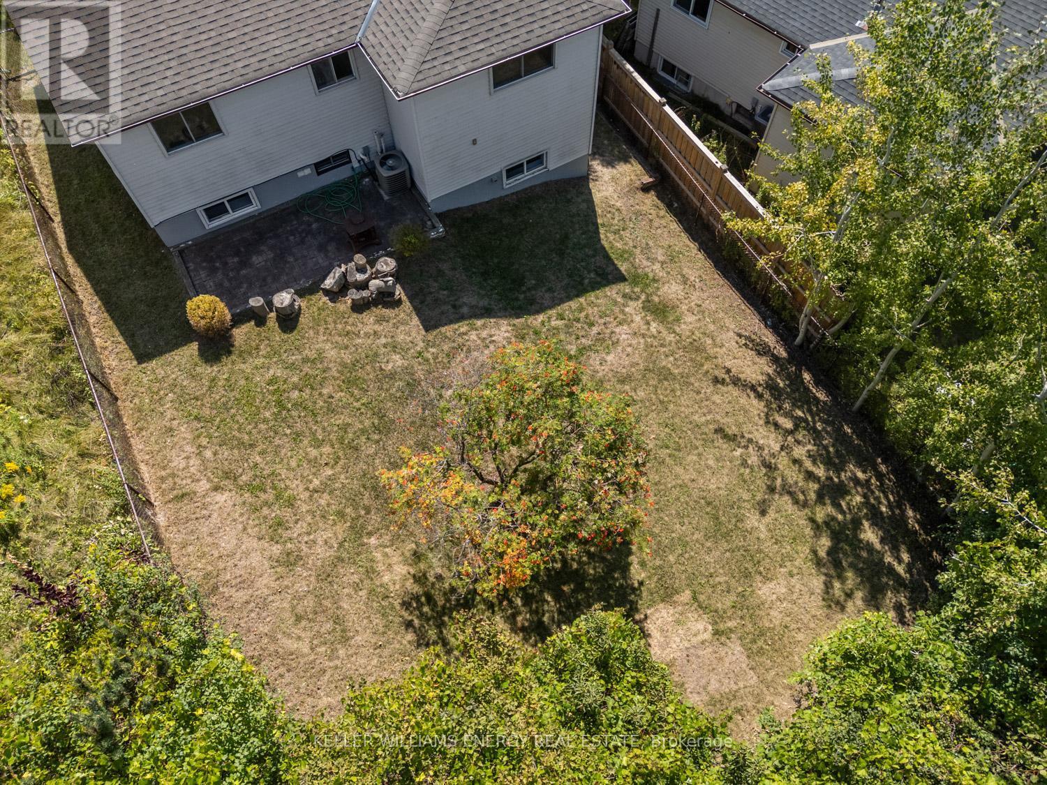 Lower - 929 Southdown Drive, Oshawa (Donevan), ON - Outdoor