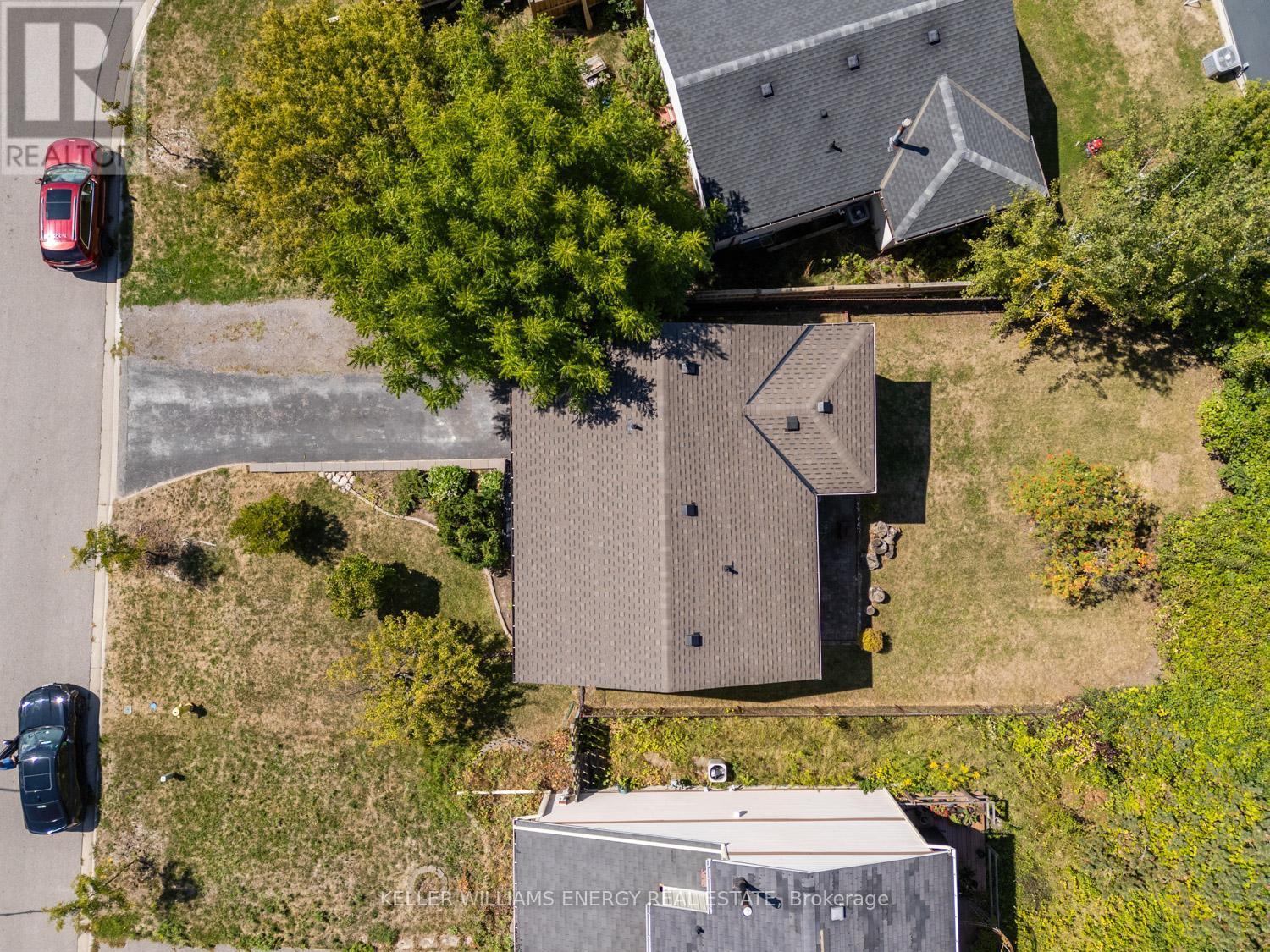 Lower - 929 Southdown Drive, Oshawa (Donevan), ON - Outdoor